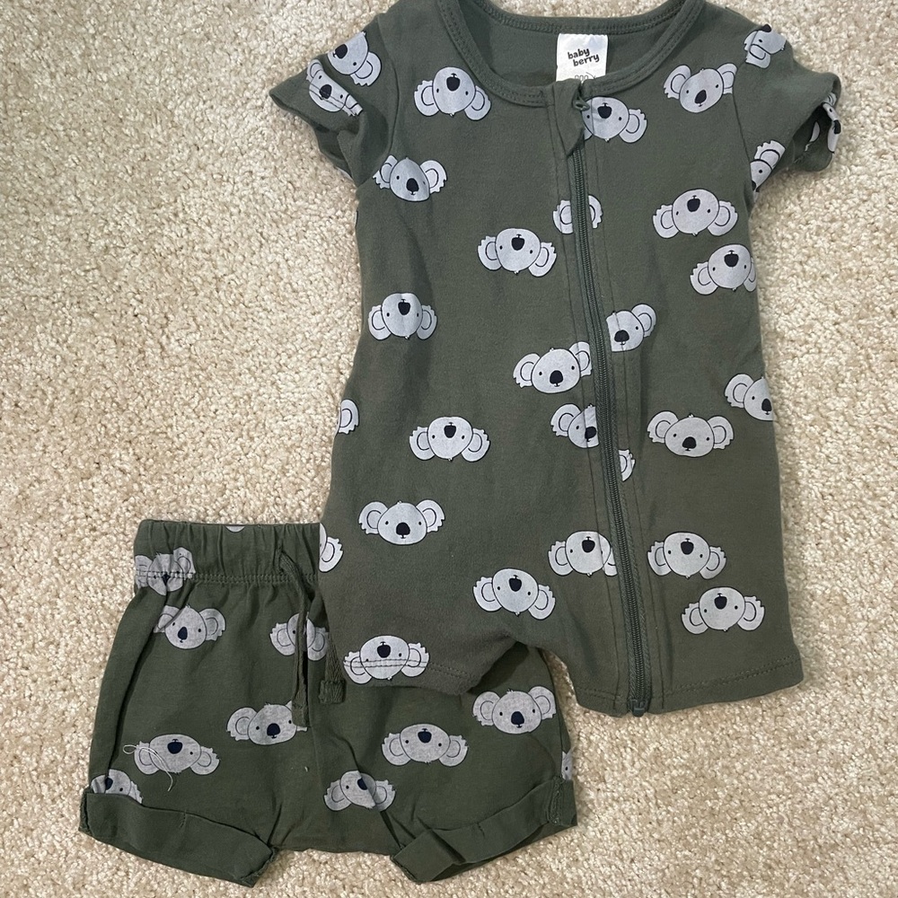 Summer onesie with shorts! Hunter green with koala bears. Size 0-3m